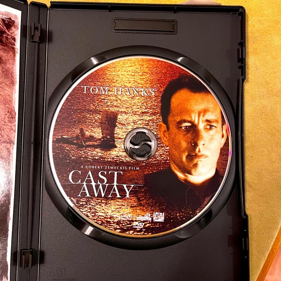 Cast Away with Tim Hanks  DVD - Picture 3 of 3